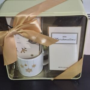 Gold and White Holiday Mug Gift Set